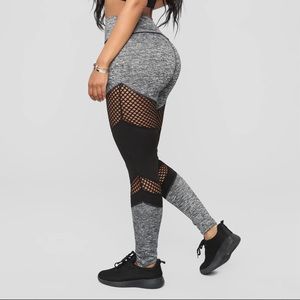 Mesh cutout active leggings